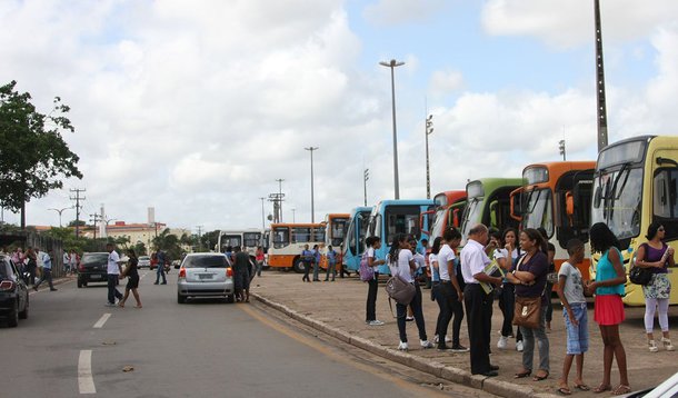 O Procon Maranhão notificou o Sindicato das Empresas de Transporte de Passageiros de São Luís (SET) e o Sindicato dos Trabalhadores em Transporte Rodoviário no Maranhão (Sttrema); os dois sindicatos deverão tomar medidas para contornar os prejuízos causados aos consumidores pela greve dos rodoviários de São Luís; de acordo com o presidente do Procon-MA, Duarte Júnior, o órgão teve que agir porque a inadimplência das empresas quanto ao pagamento dos salários dos trabalhadores afetou as relações de consumo