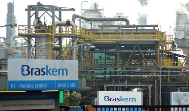 A Petrobras já está em negociações para vender sua participação na Braskem, com interesse de grandes petroquímicas internacionais no ativo, e trabalha para que o negócio seja fechado ainda no primeiro semestre, disse uma fonte da estatal à Reuters nesta sexta-feira; "As conversas já começaram. A venda da parte da Petrobras está em discussão e ela está no ponto para ser vendida", disse a fonte, que falou sob condição de anonimato