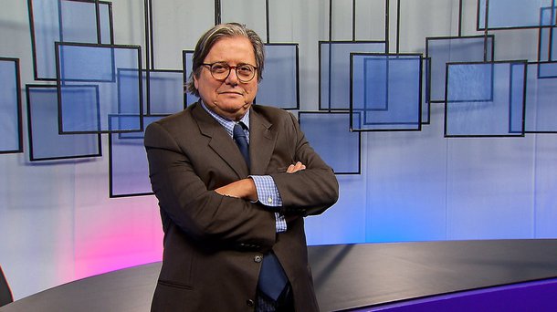 Jornalista há mais de 40 anos, com passagem por cargos de direção nas principais publicações brasileiras e duas experiências como correspondente internacional, nosso colunista Paulo Moreira Leite acaba de receber o Premio Jabuti, mais importante prêmio literário do país, pelo livro A Outra História da Lava Jato; como o próprio nome indica, "A Outra História" caminha na contra-corrente das ideias de Justiça do Espetáculo que se tornaram que majoritária, abrindo caminho para iniciativas que ferem direitos individuais previstos na Constituição