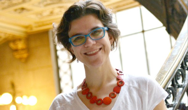 Declaração é da professora do Instituto de Ciência Política da UnB (Universidade de Brasília) Flávia Biroli; segunda ela, estabelecer cotas no Congresso seria "um passo importante" para estimular a igualdade de gênero no Brasil; "Do modo como a política é realizada, os direitos das mulheres são definidos por uma maioria de homens", diz, em entrevista ao blog do jornalista Kennedy Alencar