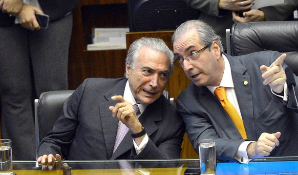 Segundo Alex Solnik, o vice Michel Temer não será o presidente da República "não só porque não tem o menor apelo popular", ou "porque foi um vice-presidente apagado" ou ainda "porque nunca demonstrou ter qualidades de um líder", mas sim "porque perdeu seu grande sócio e protetor, aquele que o 'elegeu' e que acaba de ser afastado da presidência da Câmara dos Deputados", Eduardo Cunha; "Cunha seria não só o vice de Temer, mas Temer é que seria seu vice", escreve o jornalista; "Sem Cunha a protegê-lo das ruas e dos movimentos sociais que não vão poupá-lo, Temer ficou sozinho e seu governo tampão tende a virar pó", conclui