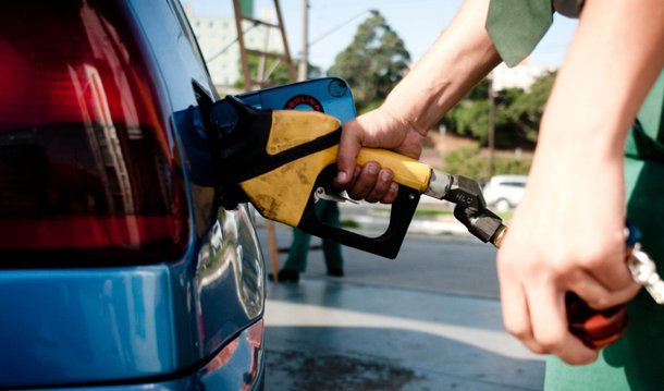 A decisão anunciada ontem pelo Cade de intervir na rede de postos de combustível Cascol, do Distrito Federal, e nomear um administrador temporário para a empresa deve quebrar a coordenação de preços no setor e ter efeito de curto prazo no valor dos combustíveis na região, diz o professor de Economia da Universidade de Brasília Vander Mendes Lucas