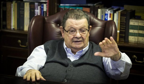 Ex-ministro Antonio Delfim Neto alerta para o risco de o Brasil atingir 10 milhões de desempregados em março deste ano: ‘Não dá para esperar mais! É fundamental que o Executivo e o Legislativo incorporem o senso de urgência e trabalhem para restabelecer a "confiança" entre eles e recuperar o respeito da sociedade brasileira, sem o qual não haverá crescimento e, com ele, a queda do desemprego’