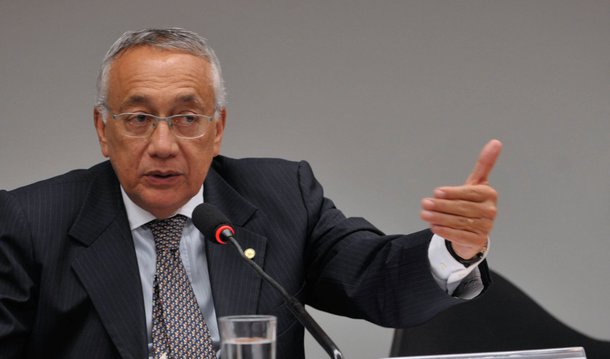 O Diário Oficial da União publicou a nomeação do ex-deputado federal Gastão Vieira (PROS-MA) para o cargo de presidente do Fundo Nacional de Desenvolvimento da Educação (FNDE), autarquia vinculada ao Ministério da Educação; Gastão assume o comando do FNDE, em substituição a Antonio Idilvan de Lima Alencar, e ficará responsável, entre outras funções, pela gestão do Fundo de Financiamento Estudantil (Fieis)