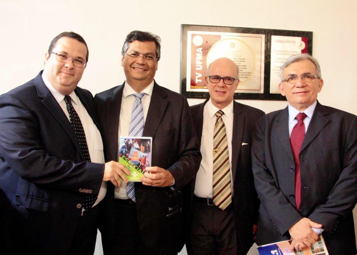Quem mora no Maranhão poderá, agora, assistir aos conteúdos da TV Cultura de São Paulo; a novidade foi anunciada neste mês quando a emissora oficializou parceria com a TV UFMA, da Universidade Federal do Maranhão, e deu vida ao projeto; a ideia é que a TV UFMA disponibilize 75% da grade da Cultura; em contrapartida, a afiliada vai fornecer produção de conteúdo local para a emissora mantida pela Fundação Padre Anchieta; foto: da esq. p/ dir.] Fábio Borba (coordenador de rede da empresa de comunicação paulista), governador Flávio Dino, Silvano Bezerra (diretor da TV UFMA) e Natalino Salgado Filho (reitor da UFMA);(Imagem: Divulgação/TV Cultura)
 
 