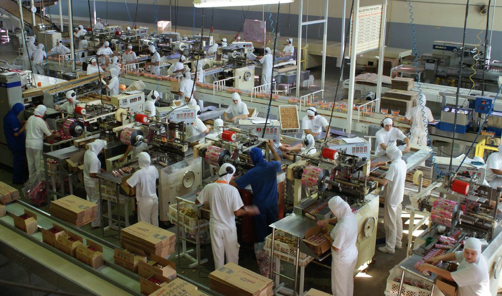 Certos analistas chegam até a alertar que estamos diante de uma epidemia de sofrimento psíquico provocado pelo stress laboral. No Brasil, infelizmente, o trabalho mutila, mata e causa sofrimento