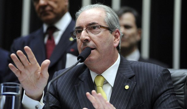 O presidente da Câmara, Eduardo Cunha (PMDB-RJ), disseque o projeto do pré-sal, aprovado na semana passada pelo Senado, terá prioridade nas discussões da comissão; as outras propostas que tratam do assunto serão apensadas ao texto do Senado; em relação à comissão especial para debater propostas da reforma da previdência social, Cunha disse que será instalada nos próximos dias e vai debater matérias relativas à reforma da Previdência até que o governo encaminhe à Câmara a sua proposta