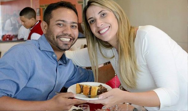 Após mais de um ano à procura do coordenador parlamentar do gabinete da deputada estadual Andrea Murad(PMDB), senhor Rafael Pinheiro Dutra – o Faraó, a empresa Locamil Serviços Ltda conseguiu recuperar um veículo que estava sendo usado pelo funcionário da parlamentar há mais de um ano ilegalmente; o carro, Celta 2014 – cor prata, de placa OJP – 3028, de São Luís, pertencente a empresa que faturou contratos de altos valores durante o período que o ex-secretário de Estado da Saúde, Ricardo Murad (PMDB), comandou a pasta, foi encontrado batido no bairro da Cidade Operaria, em São Luís