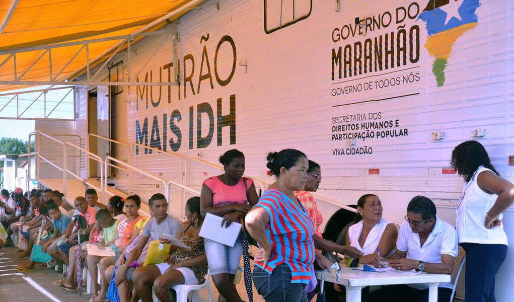 Seis municípios contemplados com o Plano de Ações Mais IDH, do governo do Maranhão, que compreendem uma população superior a 78 mil, já contam com poços para universalização de sistemas; além destes, a Caema, por meio do programa ‘Água Para Todos’, vai perfurar poços artesianos e instaladas redes de distribuição em outros 26 municípios que nunca contaram com sistema de abastecimento de água tratada; o programa, lançado em junho de 2015, pelo governador Flávio Dino, destinou investimentos de R$ 270 milhões, para acabar com o problema histórico da falta de água tratada em diversos municípios maranhenses