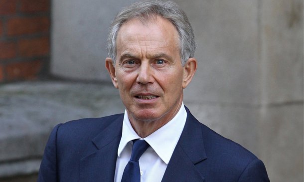 O ex-primeiro-ministro britânico, Tony Blair, pediu desculpas por erros cometidos na guerra do Iraque, em 2003, numa entrevista que será exibida pela CNN Europa neste domingo (25); "Peço desculpas pela informação que recebemos errada. Também peço desculpas pelos erros no planeamento e, principalmente, pela nossa incapacidade de prever o que aconteceria quando derrubássemos o regime", afirmou; ele também falou que o conflito está na base da ascensão do Estado Islâmico "Claro que não se pode dizer que nós, que afastamos Saddam, não temos responsabilidade nisso", afirmou
 