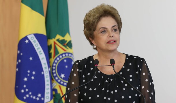 Jornal inglês diz que resultado da votação do impeachment neste domingo no Brasil pode representar o início de novos problemas para o país, podendo gerar instabilidade ainda maior que a atual ou até mesmo "jogar o país no caos"; reportagem ressalta que caso o vice-presidente Michel Temer assuma a Presidência da República, deverá enfrentar uma oposição ferrenha por parte do PT e de outras legendas de esquerda que consideram o impeachment como uma espécie de golpe, levando o Brasil a adentrar "em território desconhecido"