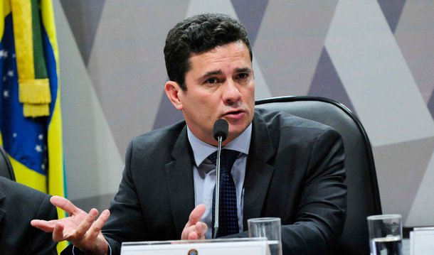 Os ministros da segunda turma do Supremo Tribunal Federal negaram, por maioria, recurso da Procuradoria Geral da República para tentar devolver ao juiz Sergio Moro, da 13ª Vara Federal de Curitiba, as investigações e a ação penal relativa a fraudes e corrupção na estatal Eletronuclear; assim o caso permanece com a Justiça do Rio de Janeiro, onde já tramita uma ação penal movida pelo Ministério Público Federal