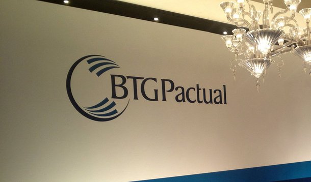 Banco BTG Pactual informou, por meio de carta do presidente do conselho do grupo financeiro, Pérsio Arida, que possui liquidez confortável, mas que irá continuar buscando  oportunidades para a venda de ativos; conforto surgiu após o BTG conseguir acesso a uma linha de até R$ 6 bilhões do Fundo Garantidor de Créditos (FGC) que aliviou o caixa da insstituição que tem sofrido forte volume de resgates desde a semana passada, quando o ex-presidente do BTG, andré Esteves, foi preso pela Operação Lava Jato