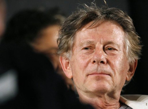 Um tribunal polonês rejeitou um pedido dos Estados Unidos para extraditar o cineasta Roman Polanski em função de uma condenação em um caso de abuso sexual infantil em 1977; promotores ainda podem apelar do veredicto e, caso a corte decida acatar o pedido dos EUA, caberá ao ministro da Justiça decidir se entrega Polanski ou não; "A extradição (de Roman Polanski) é inadmissível", declarou o juiz do tribunal distrital da cidade de Cracóvia,  Dariusz Mazur