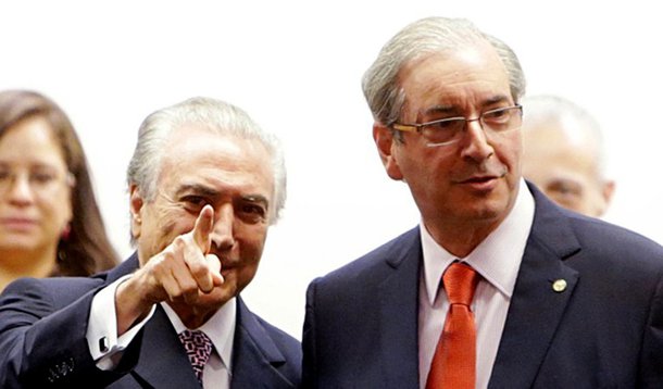 Citado por pelo menos seis delatores na Lava Jato por recebimento de propina no esquema de corrupção da Petrobras, em contas secretas no exterior, o presidente da Câmara, Eduardo Cunha (PMDB-RJ), diz que o processo de sua cassação deve ser anulado porque “o presidente do Conselho de Ética, José Carlos Araújo (PR-BA), usa o caso para aparecer na TV e tem histórico que inclui roubo de toca-fitas na adolescência”; “Eu vou sair da presidência da Câmara dia 1.° de fevereiro de 2017”, desafia; Cunha afirma que manterá posição contra um impeachment de Michel Temer, mas avisa que o vice não pode tratar deputados como empregados, assim como faz o governo do PT; “a Câmara não será uma empregada de Temer”