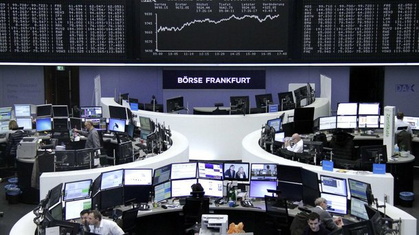 No ano do referendo que determinou a saída do Reino Unido da União Europeia, a Bolsa de Londres fechou 2016 batendo recorde; seu principal índice, o FTSE 100, encerrou o ano em 7.142 pontos, uma alta de 14,4% em relação ao fim de 2015, o melhor resultado de sua história