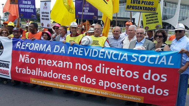 Se a reforma autoritária do ensino médio, que propõe o apartheid educacional, mobilizou milhares de estudantes, professores e educadores, a reforma da previdência mobilizará centrais sindicais e trabalhadores