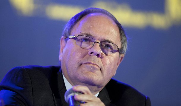 Israel anunciou a indicação de Dani Dayan, escolhido inicialmente para embaixador no Brasil, para ocupar o cargo de cônsul-geral em Nova York, posto que foca nas relações israelenses com judeus e setores empresariais nos EUA; governo brasileiro, que tem apoiado a campanha por um Estado Palestino nos últimos anos, havia relutado em aceitar a nomeação em agosto de Dayan, um conhecido defensor das colônias nos territórios na Cisjordânia