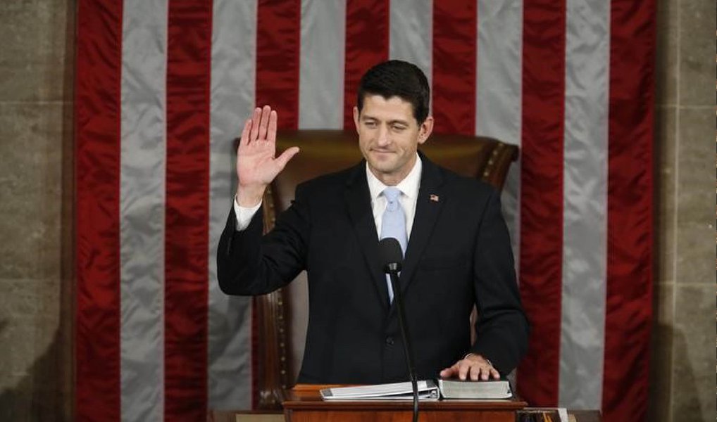 Deputado Paul Ryan foi eleito nesta quinta-feira, substituindo o também republicano John Boehner após uma revolta de parlamentares conservadores que levou à saída do ex-presidente