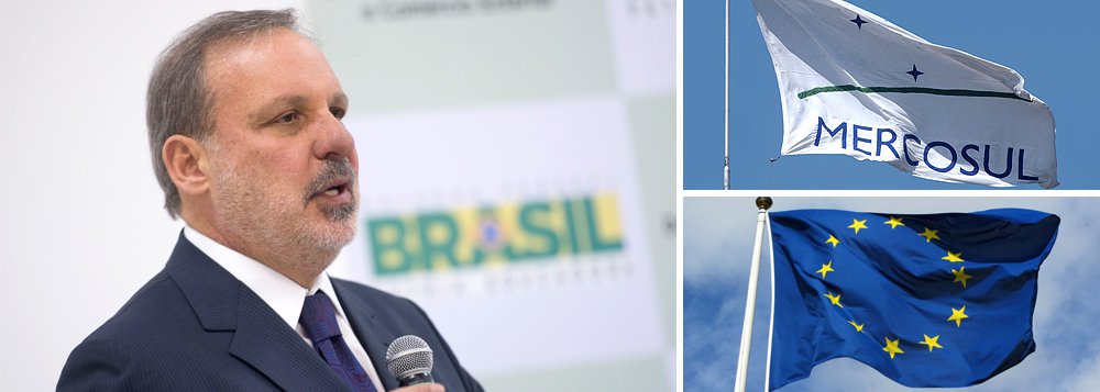 Com o início do último trimestre de 2015, começa a correr o prazo para Mercosul e União Europeia (UE) trocarem ofertas para um acordo de livre comércio entre os blocos econômicos; os três meses finais deste ano são o período agendado com os europeus para a apresentação mútua de listas de produtos que poderão ter a tarifa zerada; delegações do Mercosul e da UE se reuniram no Paraguai para acertar os últimos detalhes; ministro do Desenvolvimento, Indústria e Comércio Exterior, Armando Monteiro tem defendido a troca de ofertas ainda em outubro