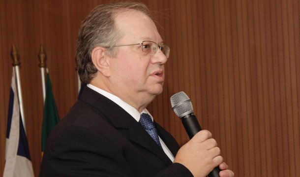 Embaixador da Rússia no Brasil, Sergei Akopov, afirmou em entrevista ao portal Sputnik, que "não existem no mundo outros dois países tão ricos e autossuficientes como Rússia e Brasil" e que "não é à toa que dizem que o Brasil é a Rússia tropical"; em sua avaliação, "como aconteceu diversas vezes no passado", conseguiremos "superar a atual crise"