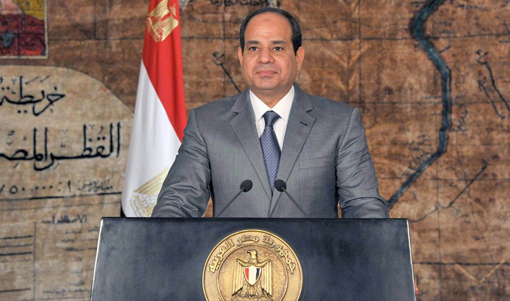 O presidente egípcio, Abdel Fattah al-Sisi, afirmou que as investigações sobre as causas do acidente com um avião russo no sábado em que 224 pessoas morreram pode levar meses; "Esse é um assunto complicado e exige tecnologias avançadas e investigações amplas que podem levar meses", disse ele a recrutas do Exército em um discurso televisionado neste domingo
