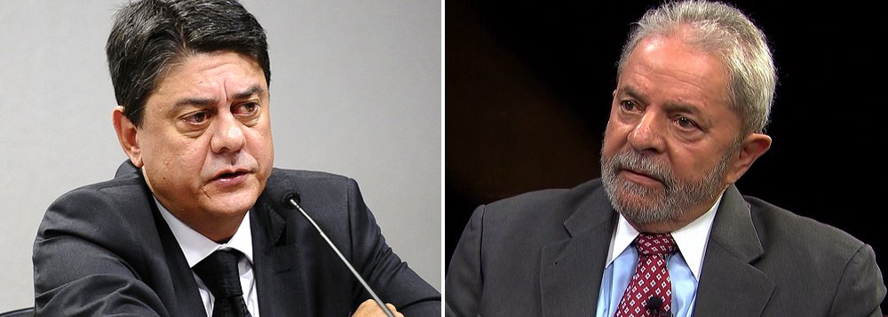 Deputado federal Wadih Damous (PT-RJ) aponta "muitos elementos de um Estado de exceção" e "de desrespeito à ordem jurídica" na Operação Lava Jato e afirma que "seria a ousadia das ousadias criminalizar um ex-presidente da República com base em delações de delinquentes"; ele comentou a declaração do ex-diretor da Petrobras Nestor Cerveró de que Lula o teria indicado para uma diretoria na BR Distribuidora por "gratidão"; "O relato de advogados de defesa é que sempre se pergunta acerca do Lula, como se houvesse um direcionamento. Isso é um lixo jurídico. E por que a palavra desse delinquente de nome Cerveró vale mais do que a palavra do presidente, que já disse que isso não é verdade?"