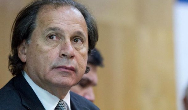 Presidente da CSN (Companhia Siderúrgica Nacional), Benjamin Steinbruch critica a intolerância no país, o discurso pessimista da mídia e o quanto pior, melhor, dos políticos da oposição: “esses excessos fazem muito mal ao país. O pessimismo é insuflado de forma estridente nas manchetes de jornais, no rádio, na televisão e, com ódio e intolerância, no dia a dia dos debates das redes sociais”