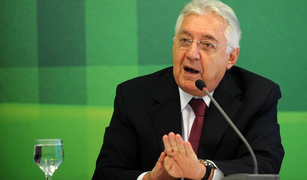 Ministro-chefe da Secretaria da Micro e Pequena Empresa da Presidência da República, Guilherme Afif Domingos, destaca a importância desta camada para a retomada do crescimento; segundo ele, as empresas enquadradas no Simples evitam crescer para não perderem os benefícios do sistema e não serem expostas ao complexo mundo da burocracia e da tributação, o qual limita a criatividade e reduz a capacidade de inovação