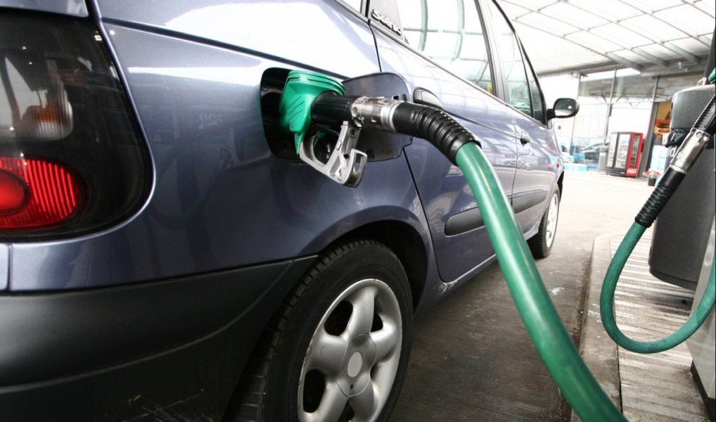 O governo brasileiro não avalia no momento elevar a Contribuição de Intervenção no Domínio Econômico (Cide) para gasolina, disse o diretor do Departamento de Biocombustíveis do Ministério de Minas e Energia, Ricardo Dornelles; segundo ele, recentemente a indústria de cana-de-açúcar apresentou demanda de elevar para R$ 0,60 centavos por litro o valor da Cide, ante os atuais R$ 0,10