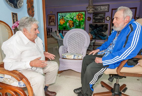 O ex-presidenre Uruguaio José "Pepe" Mujica se despediu de Fidel Castro em uma carta que exalta os feitos do líder em Cuba: "uma nação sem analfabetismo, com o melhor sistema de saúde pública, com a melhor educação do continente"; "a você, estrela do Caribe, um até a vitória... sempre", despediu-se Mujica
