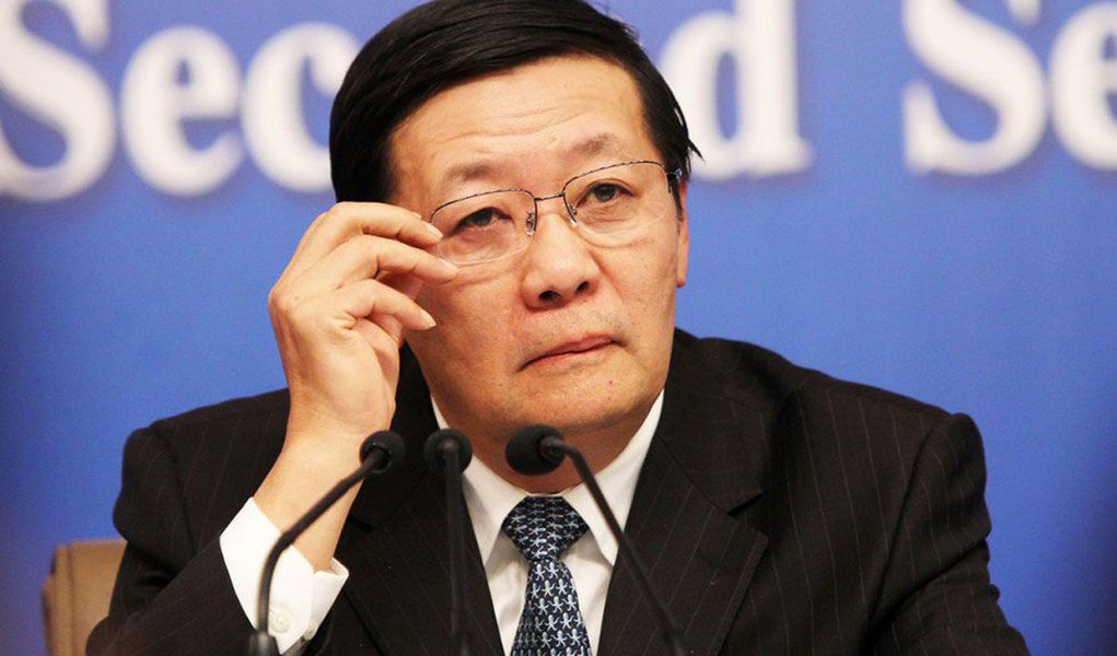 Decisão pela saída da UE "vai lançar uma sombra sobre a economia global. As repercussões e consequências vão emergir nos próximos cinco a 10 anos", disse o ministro das Finanças da China, Lou Jiwei, na primeira reunião anual do Banco Asiático de Investimento em Infraestrutura, em Pequim