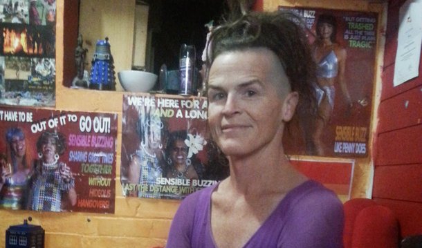 Decisão, tomada por juízes de Tours, no centro da França, dá às pessoas o direito de serem definidas como de "sexo neutro", saindo do sistema "masculino-feminino" em seus documentos; são definidas como intersexuais as pessoas cujos cromossomos, genitais e características sexuais secundárias não são definidos exclusivamente como masculinas ou femininas