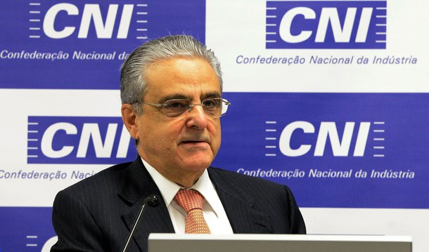 Confederação Nacional da Indústria, presidida por Robson Andrade, diz que classe empresarial do país está "perplexa" com os últimos acontecimentos políticos e que é preciso "restabelecer a governabilidade"; entidade diz, em nota, que é necessário que as instituições – em especial o Congresso e o STF – encontrem com "urgência" uma solução para as crises política e econômica; "É fundamental restaurar a moralidade no trato dos assuntos públicos, adotar melhores práticas administrativas e implantar medidas favoráveis à estabilidade social, ao emprego e ao desenvolvimento", completa o texto