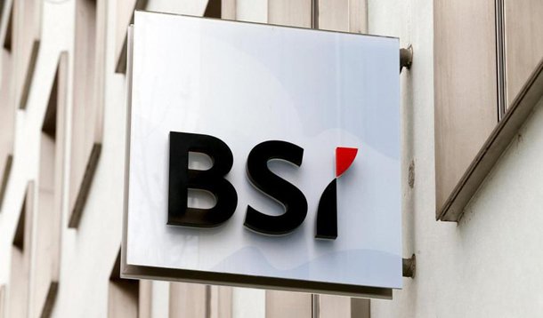 Banco BTG Pactual está em tratativas com três outras instituições financeiras para vender o suíço BSI Group; decisão de se desfazer do BSI, o qual o BTG Pactual integrou no grupo há apenas três meses após aprovação de reguladores suíços, por parte da nova administração do banco faz parte da estratégia da nova administração do banco de vender ativos e cortar dívida, após a prisão de seu ex-presidente André Esteves em dos desdobramentos da Operação Lava Jato