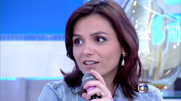 Atriz global Monica Iozzi voltou a criticar nesta segunda-feira, 21, a parcialidade da mídia brasileira por incitar o ódio e propagar a defesa do golpe conta a presidente Dilma Rousseff; "A imprensa tem que divulgar da mesma maneira as acusações sofridas pelo PT, PSDB, PMDB e outros. O que não acontece. Não sou petista, mas também não sou cega", afirmou; "A ideia não é abonar as ações do PT, mas cobrar que todos os partidos sejam investigados e julgados de maneira imparcial e justa", completou