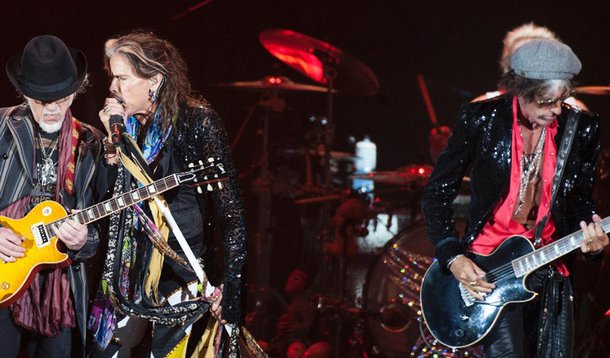 "O Aerosmith irá voltar a cruzar o Atlântico com um dos maiores shows de rock já vistos e sem dúvida será o evento imperdível definitivo de 2017, quando a banda embarca nesta sua turnê 'de despedida' dizendo 'Aero-Vederci Baby!'", informou um comunicado dos roqueiros, que estão juntos há cerca de 45 anos; turnê começará por Israel
