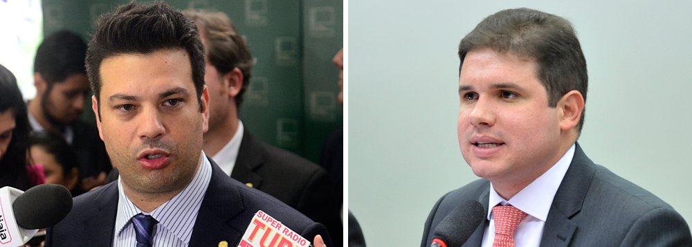 Enquanto o atual líder do PMDB, Leonardo Picciani (RJ), conduz sua campanha em Brasília para se manter no cargo durante 2016, usando a capital federal como plataforma para conversar, inclusive, com peemedebistas que querem a mudança de líder, seu concorrente, Hugo Motta (PB) mantém o calendário de viagens aos estados, lançado logo depois de anunciar sua candidatura à liderança, atrás de apoio das bancadas regionais; falta uma semana para a escolha do nome que comandará o partido na Câmara