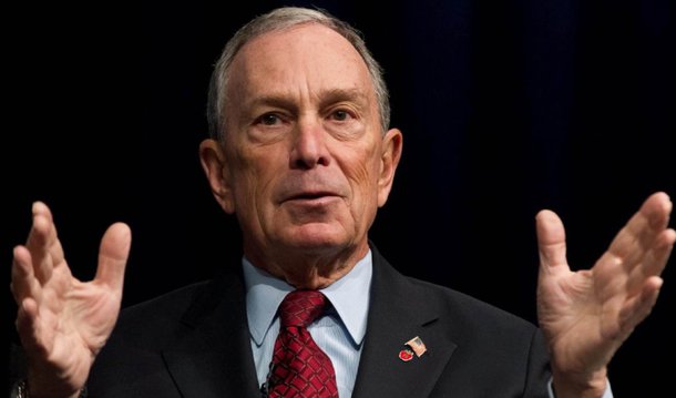 Dono de uma fortuna de US$ 39 bilhões, o ex-prefeito de Nova York Michael Bloomberg disse nesta terça-feira, 8, que considera disputar a presidência dos Estados Unidos; "Eu tenho achado o nível do discurso e da discussão lamentavelmente banal e um insulto aos eleitores", disse Bloomberg ao Financial Times; pretende começar a apresentar seu nome durante as primárias estaduais a partir de março 