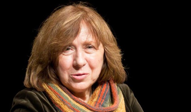 Jornalista e escritora da Bielorrússia foi premiada pela "escrita polifônica, um monumento ao sofrimento e à coragem no nosso tempo", anunciou a Academia Sueca; o valor do prêmio é $8 milhões de coroas suecas (cerca de R$ 3,7 milhões)