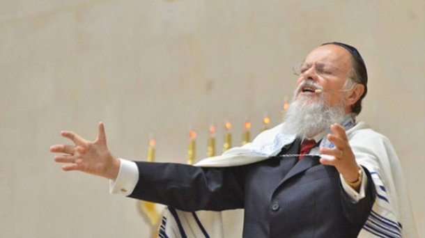 Em Vilhena (RO) homem com Aids doa tudo à Universal, família passa fome e polícia é acionada