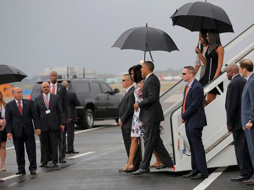 Enquanto Cuba e EUA viram uma página triste de suas histórias, no Brasil estamos prestes a lançar um livro em que registraremos um golpe frio sobre a democracia brasileira a pretexto de combatermos a corrupção