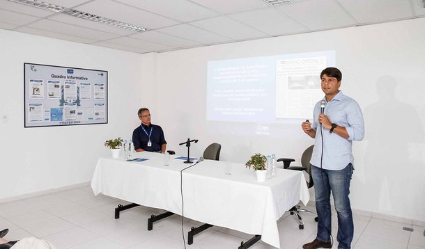 Um mês após o anúncio de que o município assumiria a gestão dos hospitais estaduais Albert Schweitzer, em Realengo, e Rocha Faria, em Campo Grande, a Prefeitura do Rio afirmou que várias ações já foram realizadas, melhorando o fluxo de entrada dos pacientes, especialmente na Emergência, e levando resolução aos casos; o secretário executivo de Coordenação de Governo, Pedro Paulo, anunciou R$ 36 milhões para os próximos meses, que serão aplicados em reformas, climatização, novos equipamentos e mobiliário para os hospitais; o orçamento previsto é de R$ 336 milhões para as duas unidades em 2016