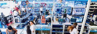 Índice de Confiança do Empresário do Comércio (Icec), da Confederação Nacional do Comércio de Bens, Serviços e Turismo (CNC), atingiu 98,9 pontos em novembro; apesa do aumento na série de sazonal de 1,2% em relação a outubro e 23,5% na comparação anual; resultado ainda permanece abaixo da zona de indiferença, de 100 pontos