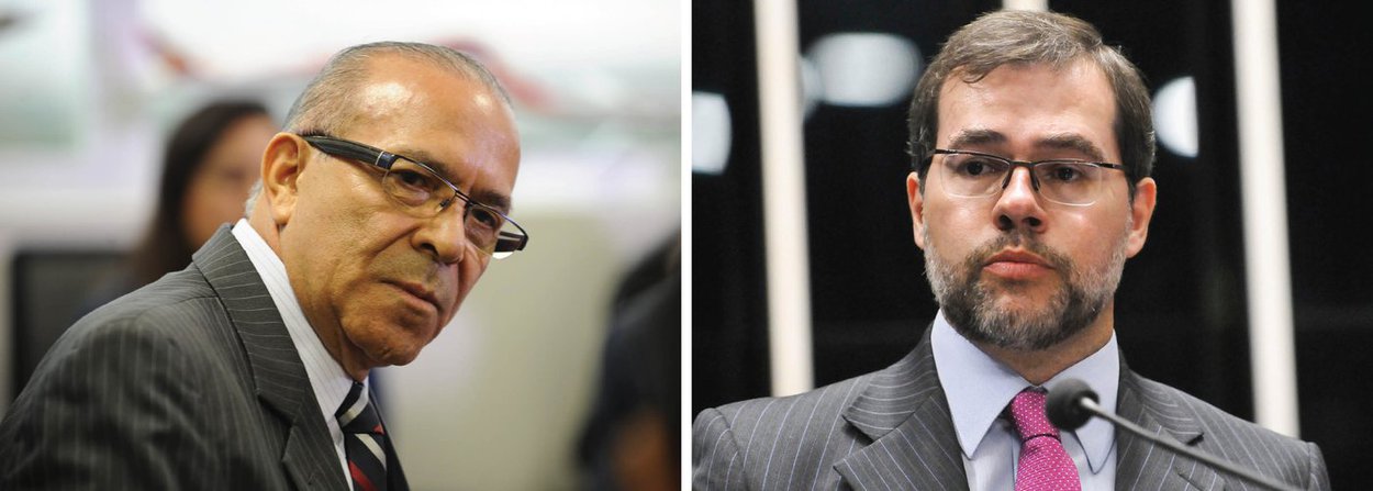  O ministro-chefe da Casa Civil, Eliseu Padilha, esteve nesta quinta-feira (2) no Supremo Tribunal Federal (STF) para conversar com o ministro Dias Toffoli, que suspendeu a exoneração do jornalista Ricardo Melo do cargo de presidente da Empresa Brasil de Comunicação (EBC); Padilha foi defender juridicamente o ato do presidente em exercício Michel Temer de trocar o comando da EBC