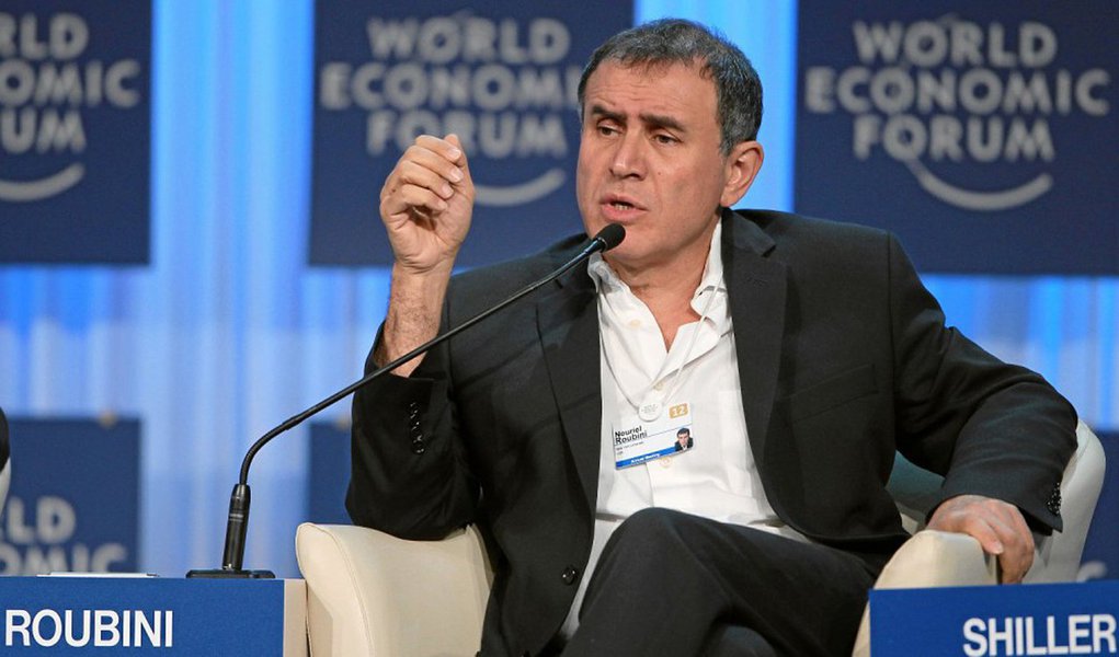 Para economista Nouriel Roubini, que previu crise global de 2008, se não houver ajuste fiscal, país será rebaixado e real entrará em queda livre: “O Brasil não está fadado a uma crise. Existe um caminho, embora seja difícil e exija coragem política de quem quer que esteja no poder. Para as coisas se estabilizarem, é necessário um ajuste fiscal, não há escapatória”
