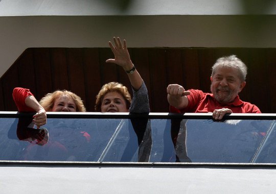 A emissora carioca concorda com a atual política de arrocho nos salários, ou seja, com os juros e desemprego altos para beneficiar a banca, ao tempo que tem ojeriza de classe aos petistas