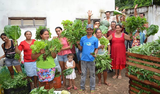 Protocolo de Intenções assinado pelo governador Flávio Dino e o presidente do Banco da Amazônia (Basa), Marivaldo Gonçalves Melo, fortalece o Programa Mais Produção proporcionando grande avanço para as cadeias produtivas do Maranhão; pelo acordo, firmado no dia 16 deste mês, são disponibilizados R$ 331,49 milhões para empreendedores rurais do estado, o que envolve as ações do Programa Mais Produção; na primeira etapa do programa, 5.322 propriedades em 111 municípios serão beneficiadas com Unidades de Referência de Produção (URPs) e assistência técnica e extensão rural (Ater)