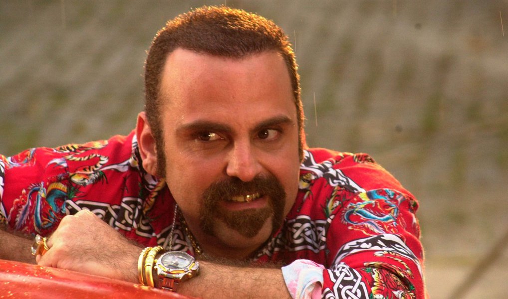 O artista estava internado há cerca de dois anos no Hospital Naval Marcílio Dias, na Zona Norte, tratando da síndrome de Machado - Joseph; trata-se de um doença degenerativa, autossômica dominante, ou seja, é genética e hereditária, podendo ser transmitida pelo pai ou mãe; o último trabalho de Guilherme Karam na televisão foi na novela "América", em 2005; ele também  integrou o elenco de "TV Pirata", caindo nas graças do público