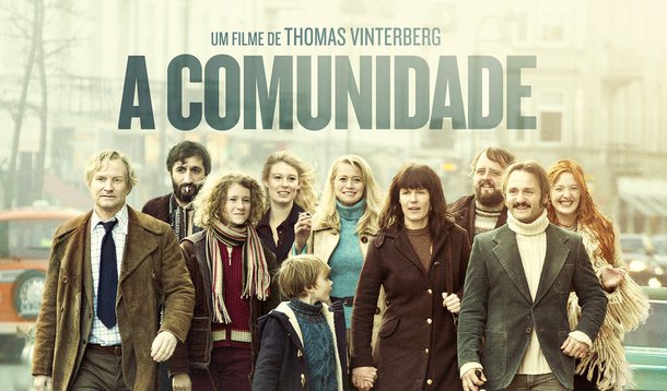 Filme é o retrato bem-humorado e emocionante de uma família que cresce, acaba se tornando uma família maior e a dor que vem em seguida, quando eles lentamente perdem um ao outro; história retrata relações humanas sob a ótica de Anna e Erik, um casal de acadêmicos que decide começar uma comunidade em conjunto com um grupo de amigos íntimos e pessoas excêntricas até que um caso extraconjugal faz com que a comunidade enfrente o seu maior teste até então